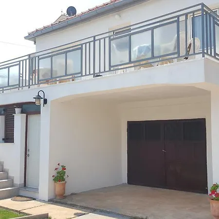 Shanti Apartment